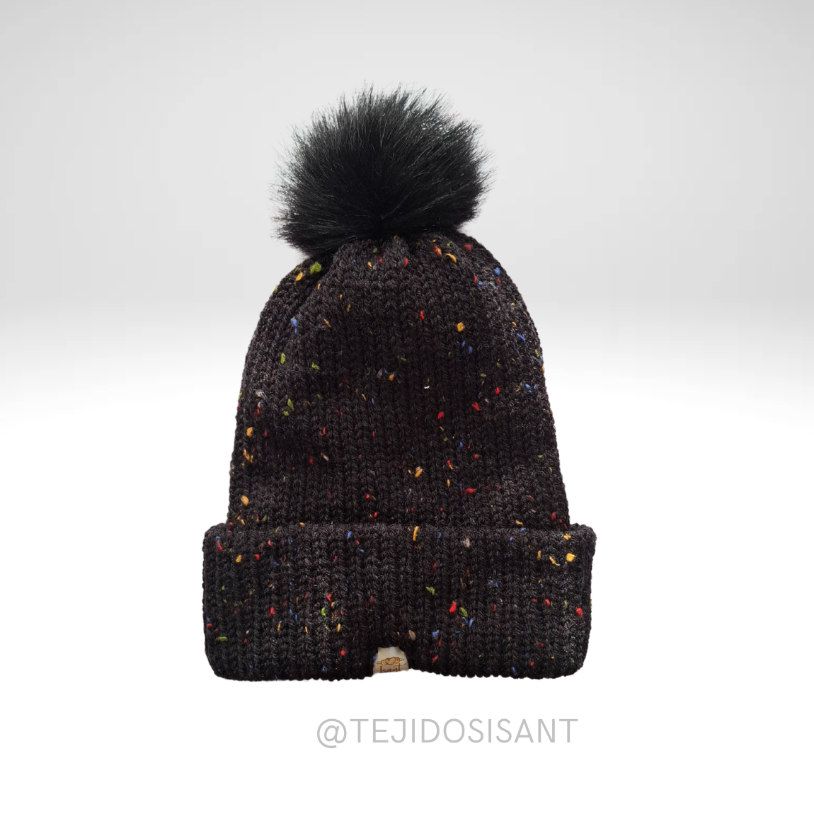 Gorro negro con puntos de colores